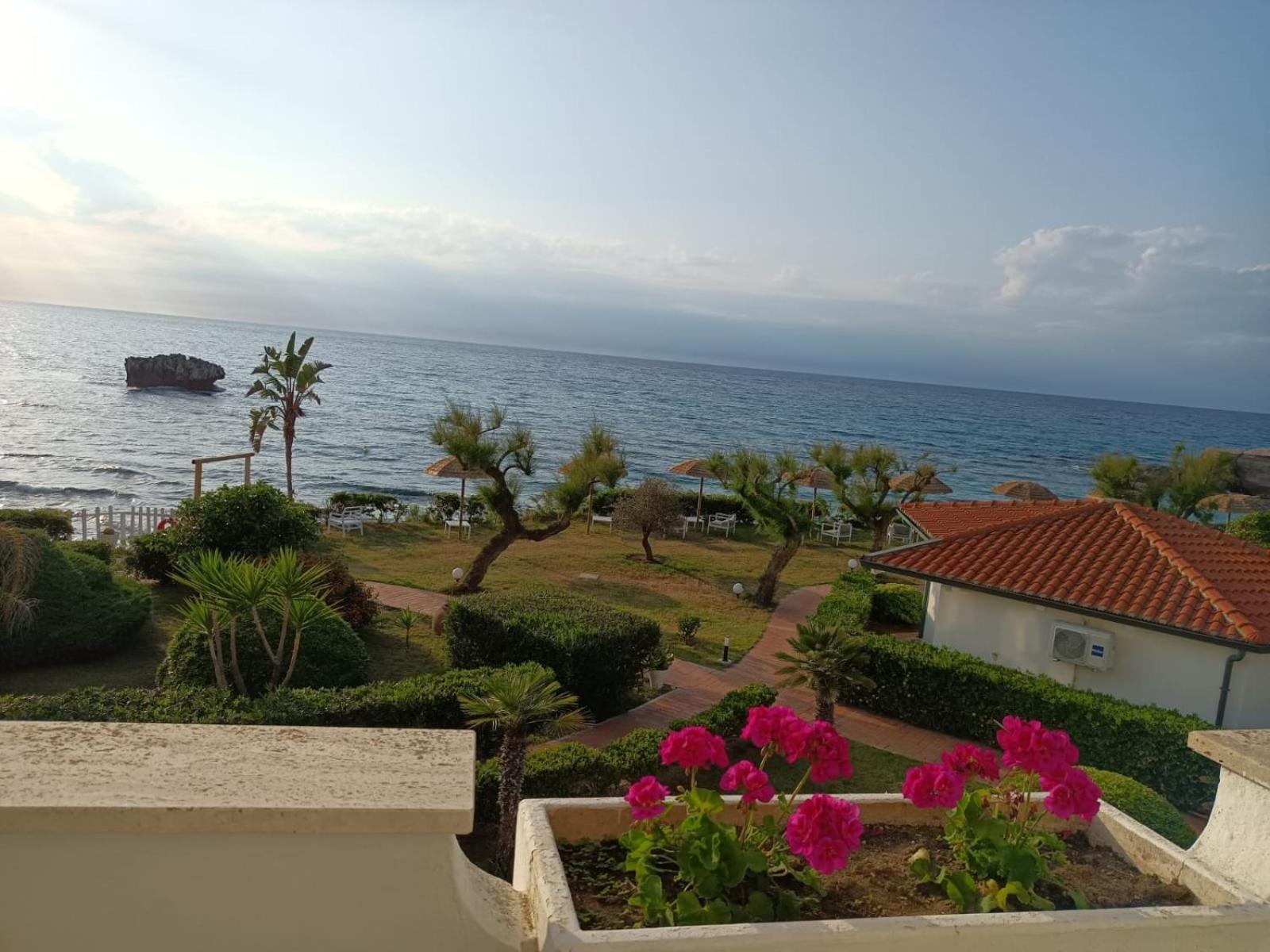 Borgo Di Riaci Beach Resort Santa Domenica Talao Exterior foto